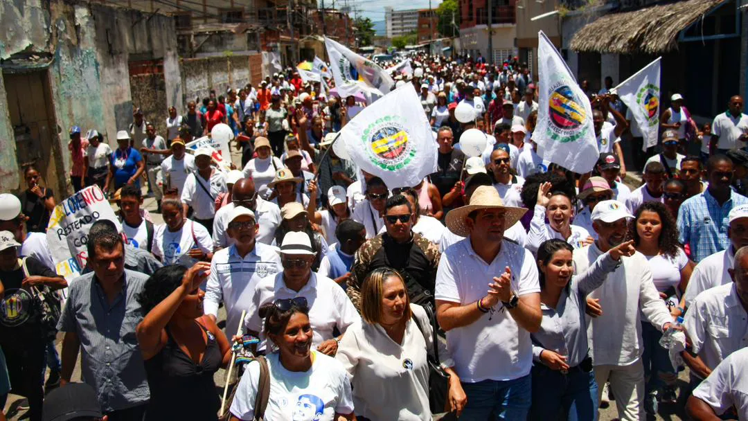 Carlos Prosperi, candidato presidencial, recorre el estado Miranda.  