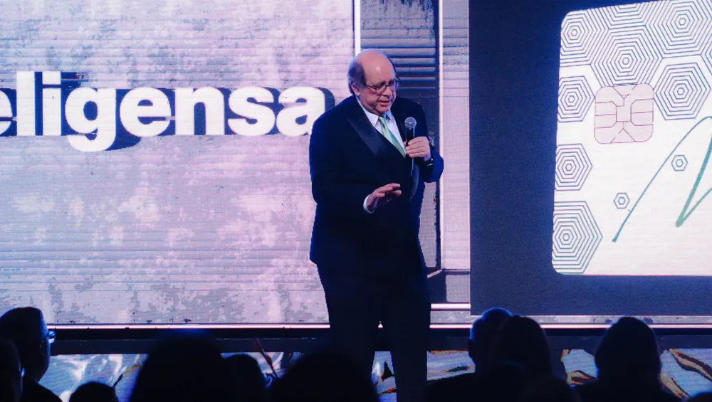 Presentacion Tarjeta Metalica - Inteligensa (3)