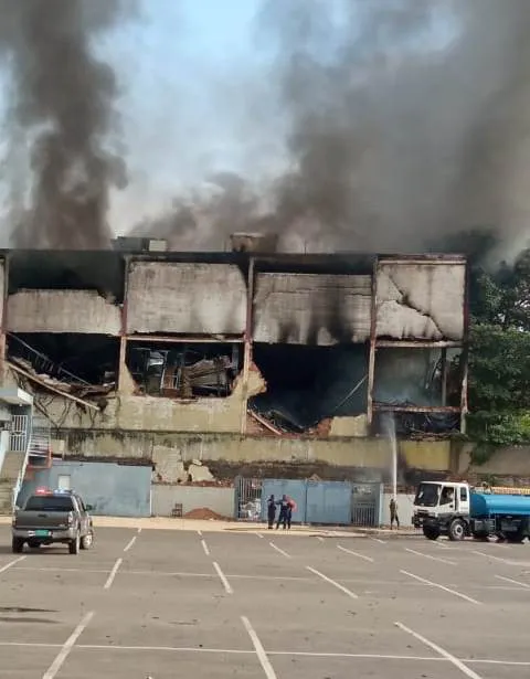 Incendio Traki Valencia / Foto: Notitarde