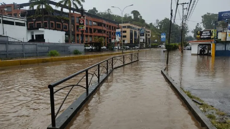 lluvias-generaron-caos-en-caracas-29964