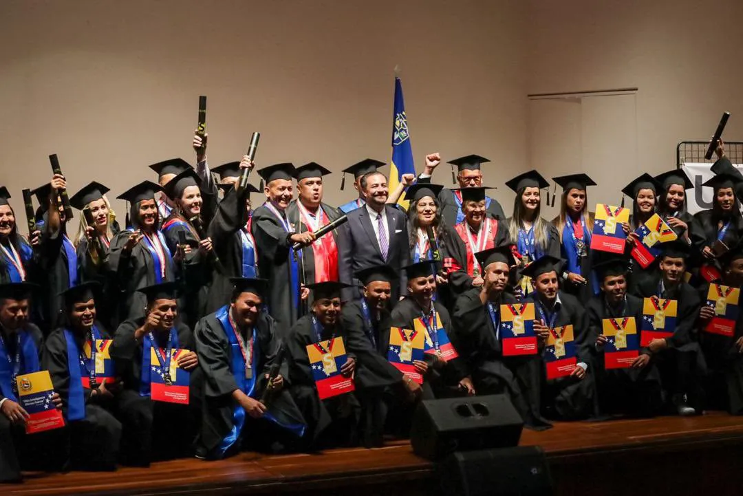 Alcaldía de Baruta otorga ascensos y diplomas en acto de graduación de oficiales de Seguridad Ciudadana