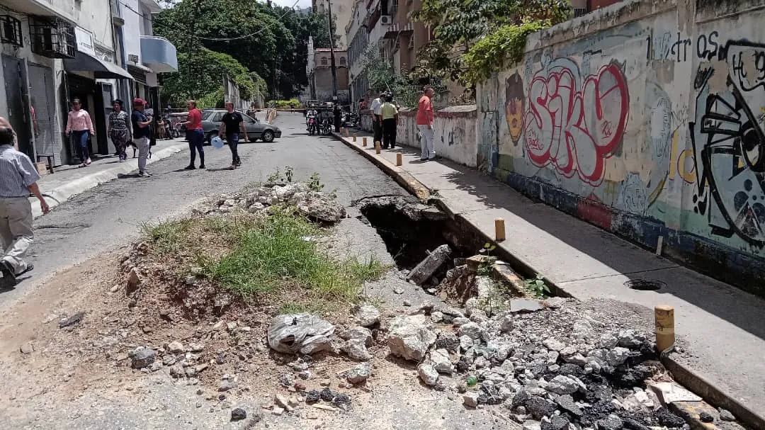 Puente Páez se desplomó pese a denuncias de habitantes de Altagracia en Caracas. 