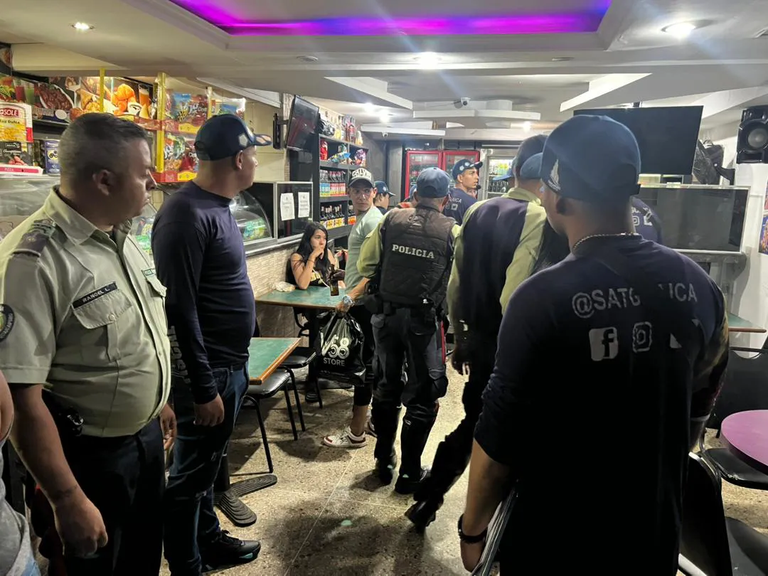 Satguaica cierra dos licorerías por incumplir ordenanza de venta de copas y vinos