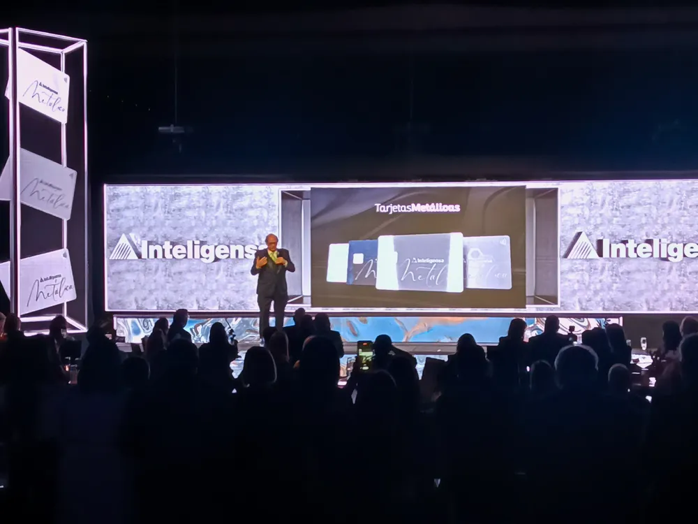 Presentacion Tarjeta Metalica - Inteligensa (3)