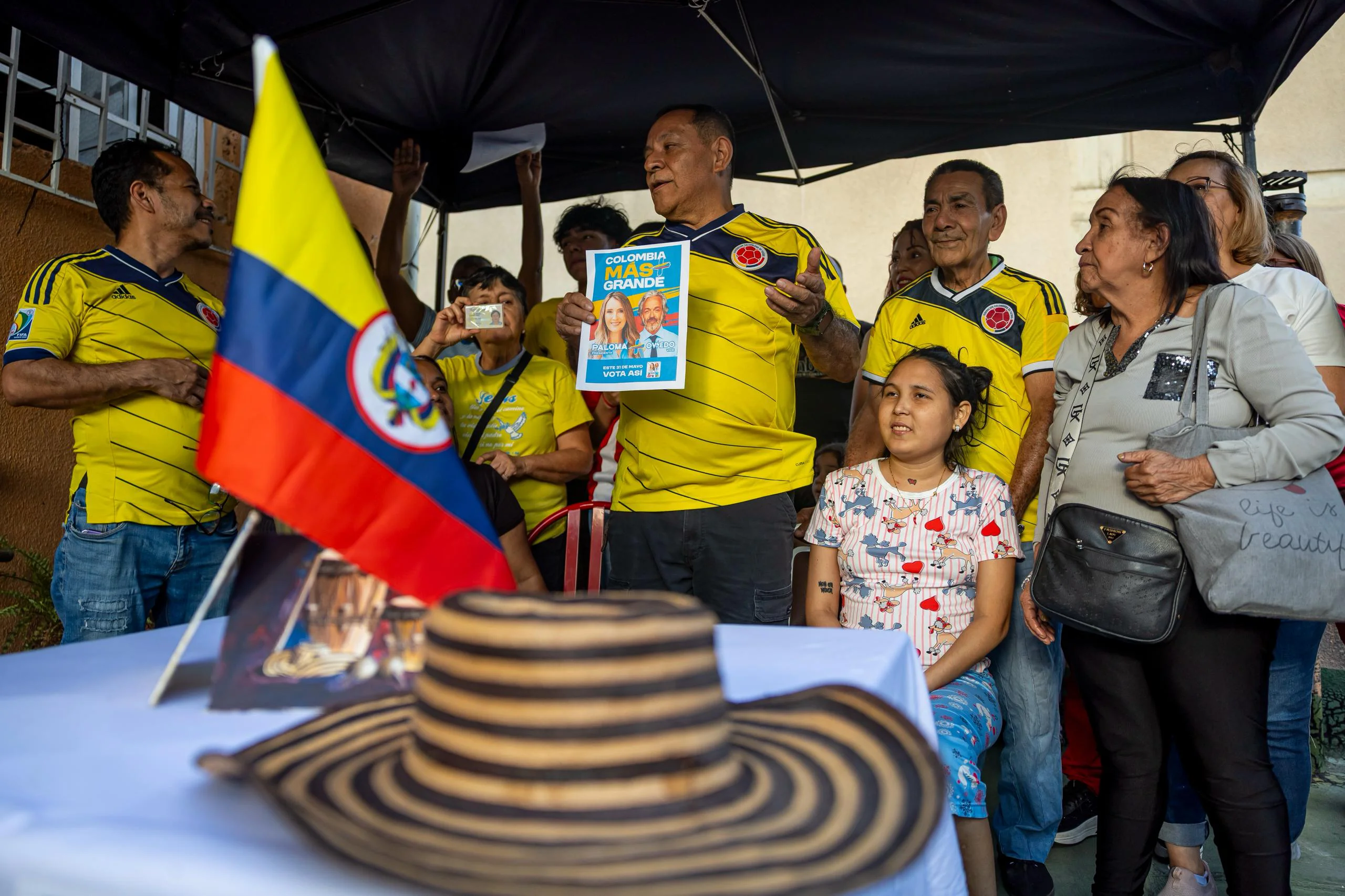 Colombianos en Venezuela se organizan para votar en la primera vuelta ...