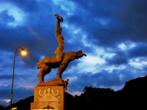 Estatua de María Lionsa.