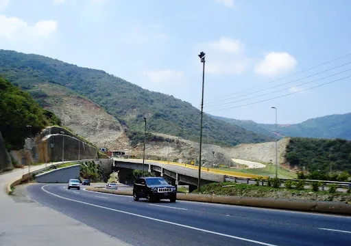 Distribuidor de Ciudad Caribea, en la Autopista Caracas-La Guaira.