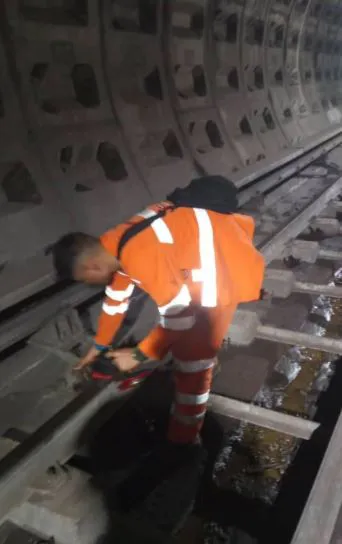 Trabajos de mantenimiento en el Metro de Caracas.