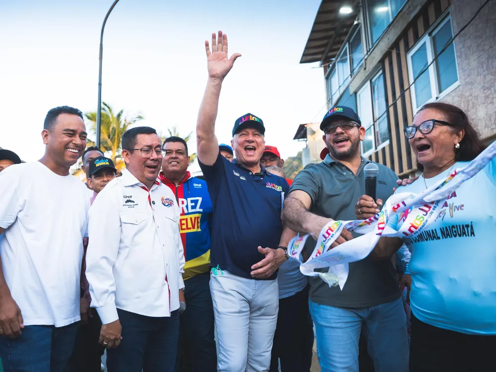 Juntos Todo Es Posible inauguró Plaza Bolívar y cancha de usos múltiples en Punta Care (2)