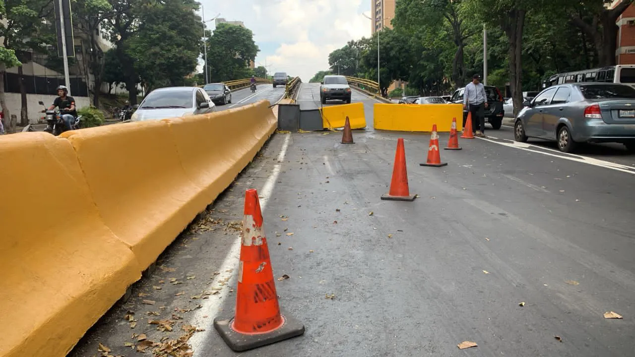 Gobierno Nacional inicia rehabilitación del elevado de Mariperez en Caracas.