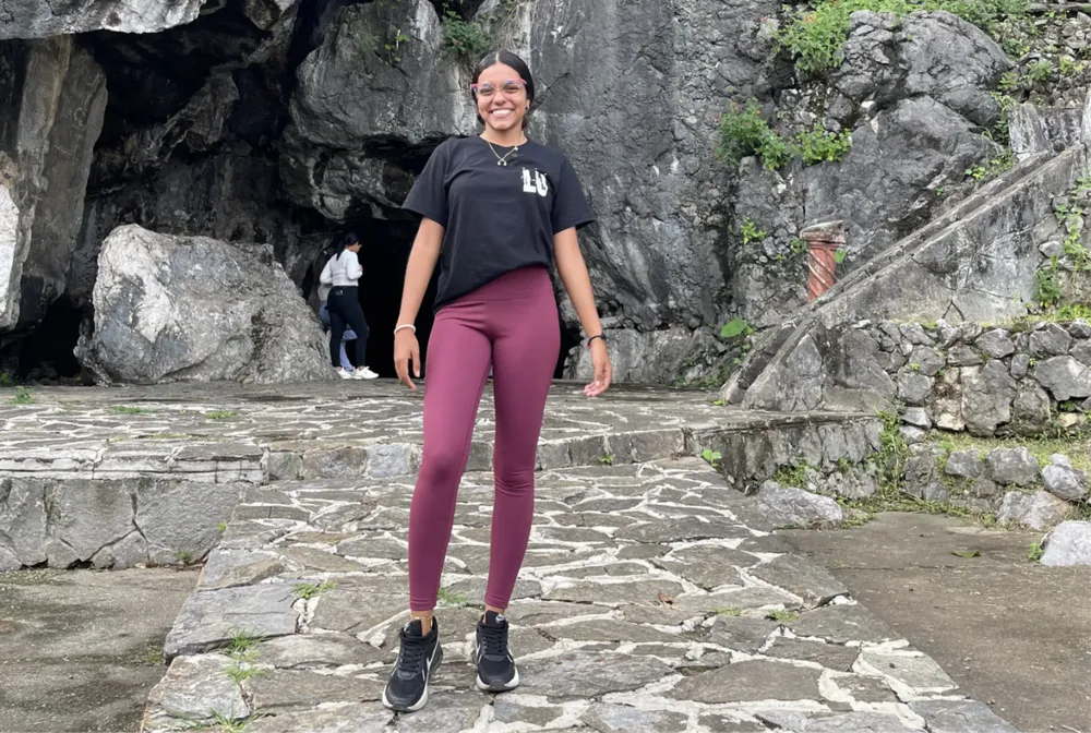 Luisana Segovia (@unaluviajera), desde la Cueva de Lourdes, municipio San Sebastian de Los Reyes, Aragua