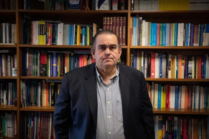 Carlos Correa, director de la ONG Espacio Público.