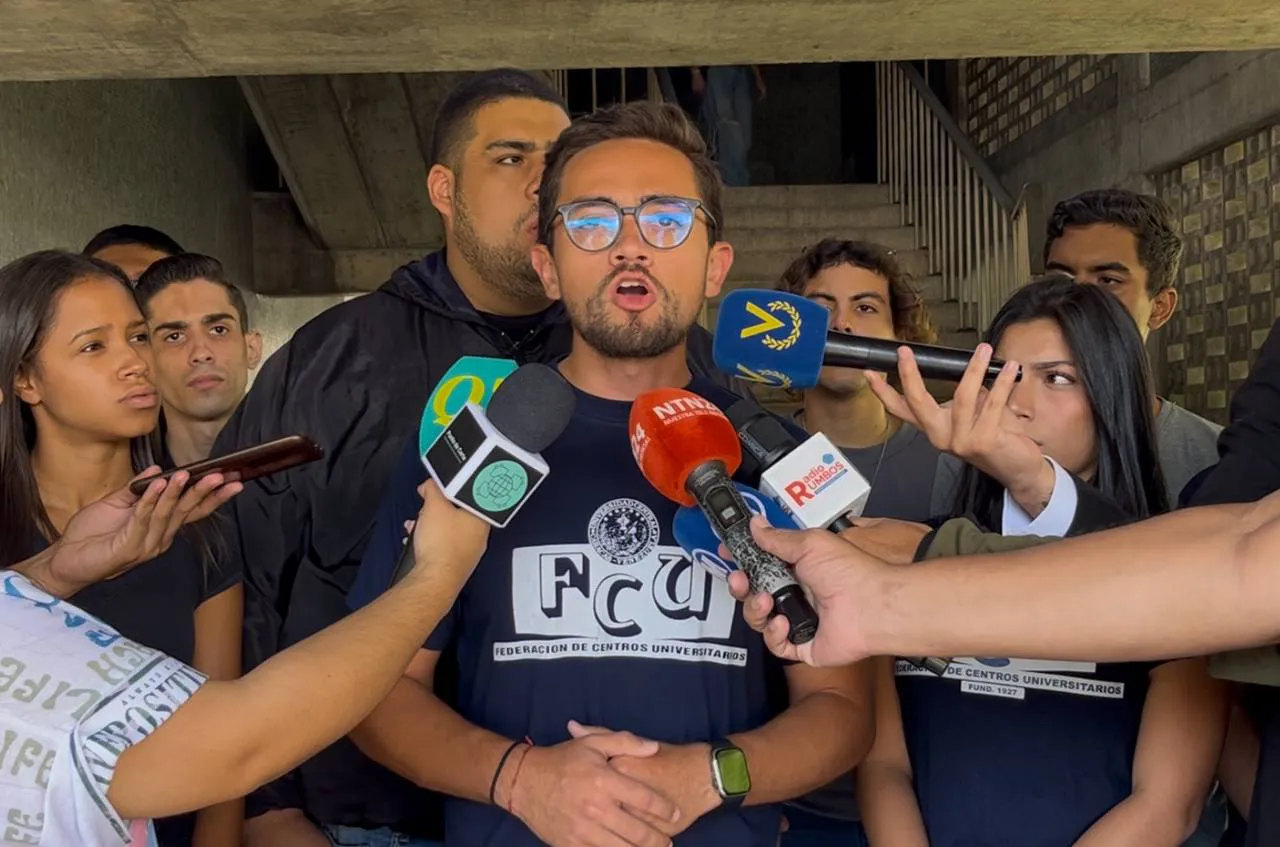 Miguelangel Borsegui, secretario de relaciones internacionales de la FCU-UCV.