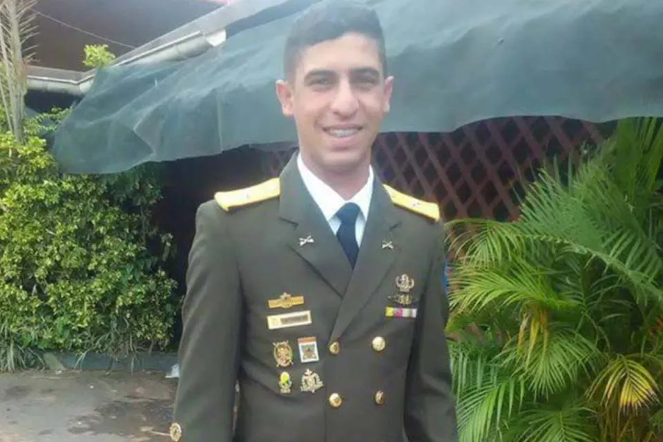 Franklin Caldera, primer teniente detenido.