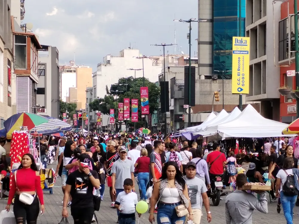 Boulevar de Sanaba Grande, en la ciudad de Caracas, Venezuela - Foto: José Mireles Alcalá / ElMartilloVen