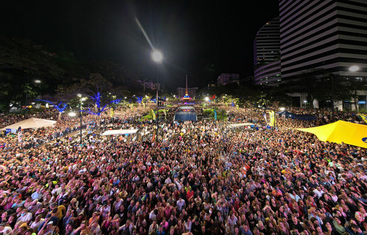Concierto de Yordano en la Plaza Francia de Atamira.