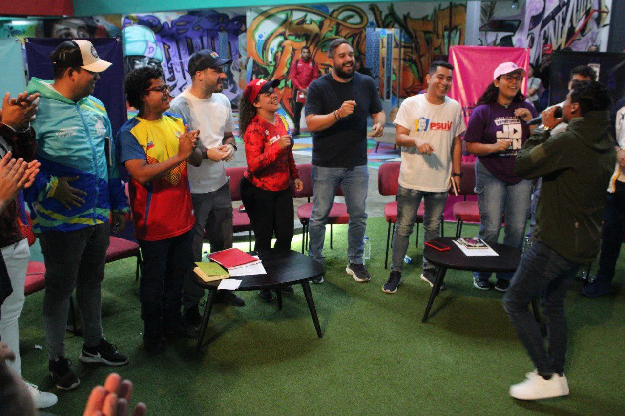 Candidatos del chavismos realan encuentro con la juventud del GPP en Caracas.