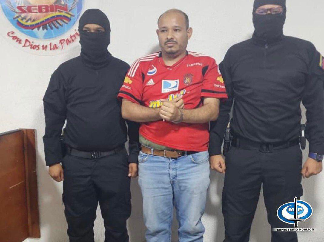 Fiscalía confirma detención del periodista Carlos Julio Rojas por presunto magnicidio contra Nicolás Maduro.