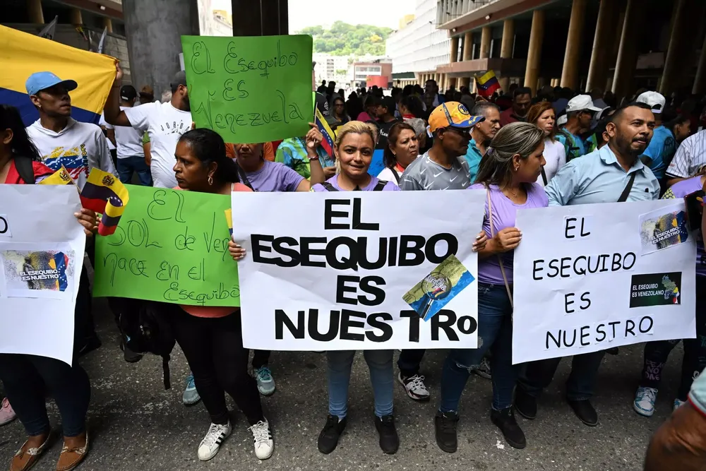 Manifestación en respaldo del referendo sobre el Esequibo, el 20 de octubre en Caracas © Federico PARRA / AFP
