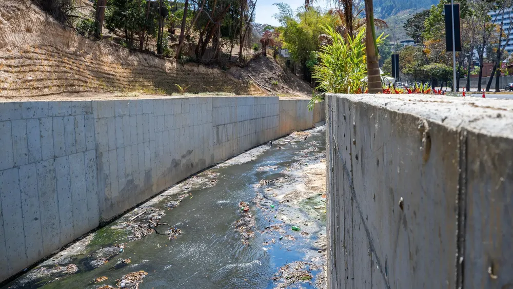 Juntos Todo es Posible culminó canal en Quebrada La Boyera tras 10 años paralizado 
