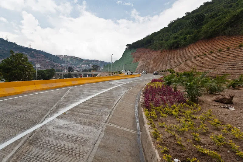 Distribuidor de la Carretera Manera - El Junquito en Caracas.