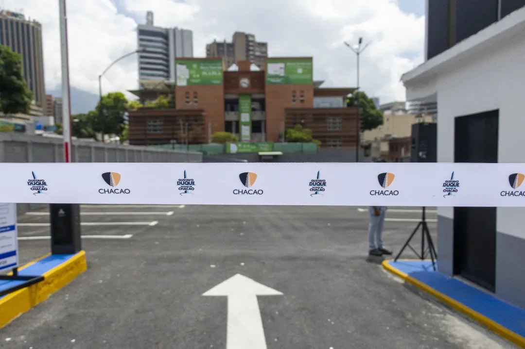Estacionamiento del Mercado Municipal de Chacao.