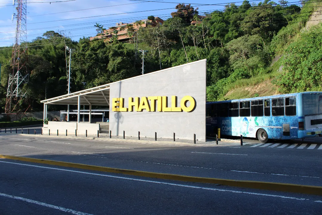 Hatillanos estrenan nueva parada del Metrobús en el terminal