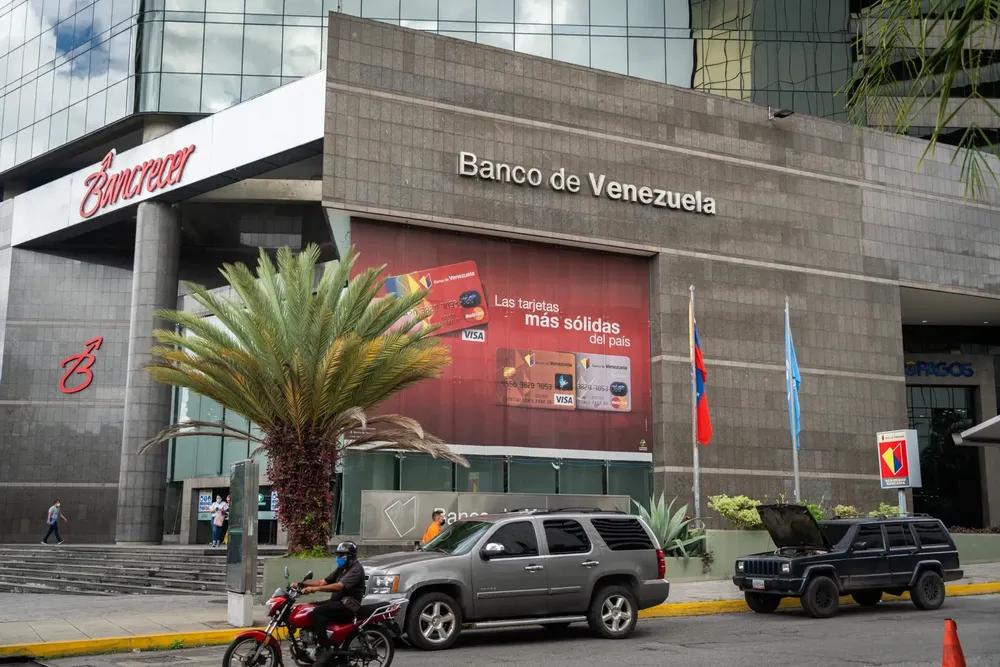 Banco de venezuela, urbanización Los Palos Grandes. 
