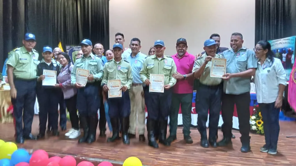 Reconocen la labor de  efectivos policiales de Paz Castillo. 