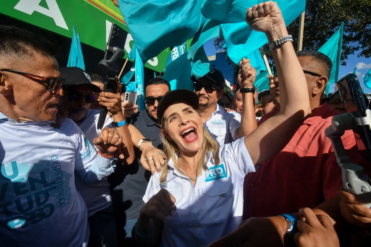 Laura Fernández durante su mitin de cierre de campaña en San José el 24 de enero. Fuente: AFP