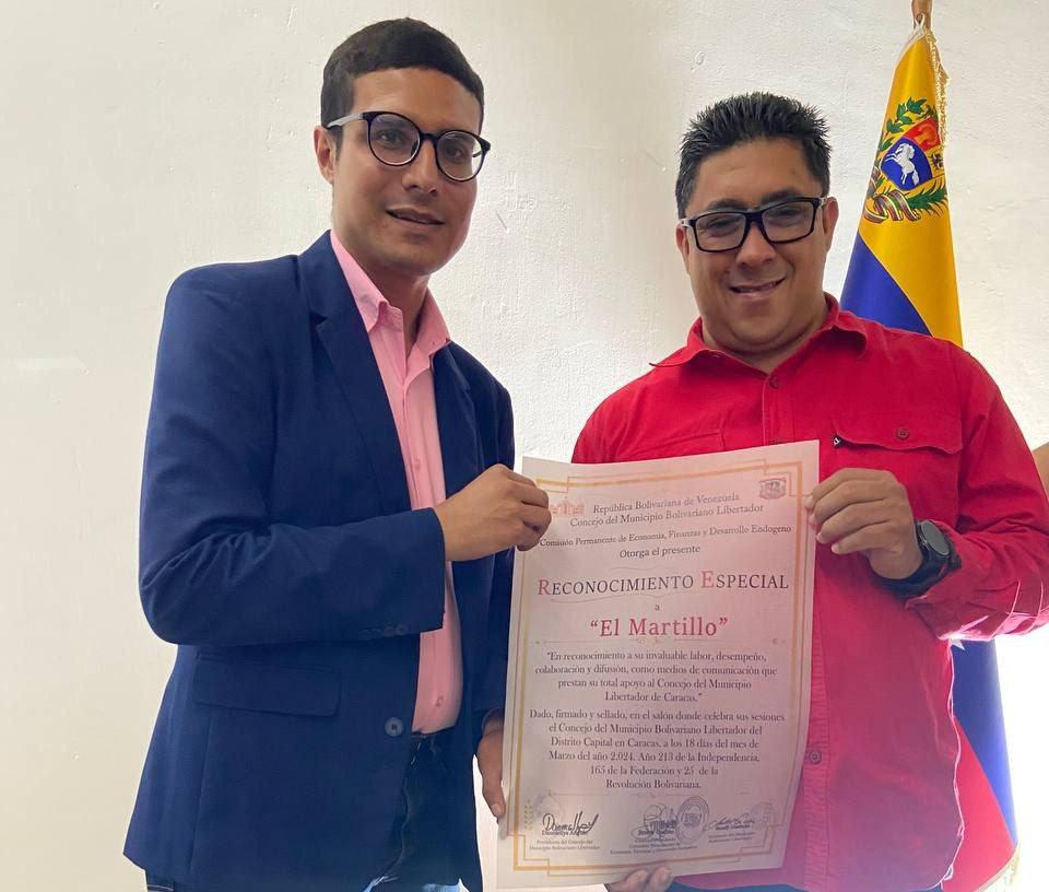 Jimmy Gudiño, concejal de Caracas, junto a José Mireles Alcalá presidente editor de El Martillo Venezuela. 