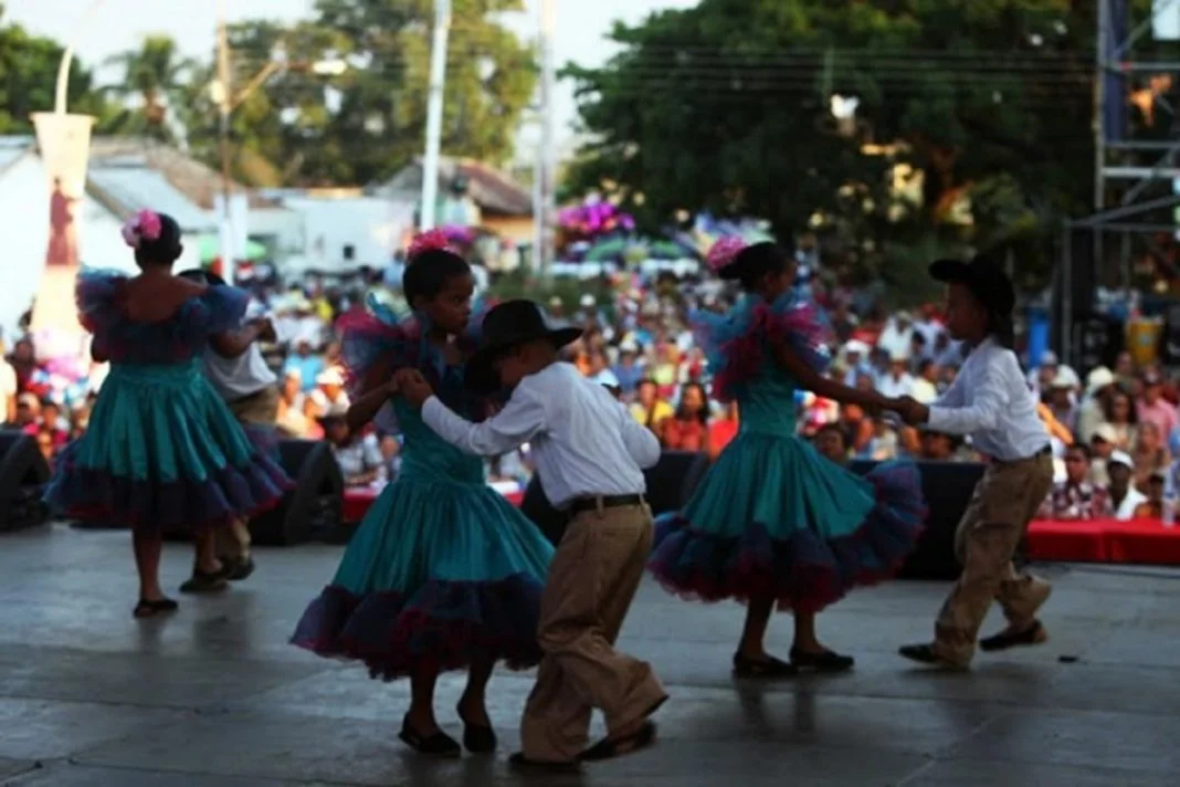 Baile de joropo en Elorza, estado Apure