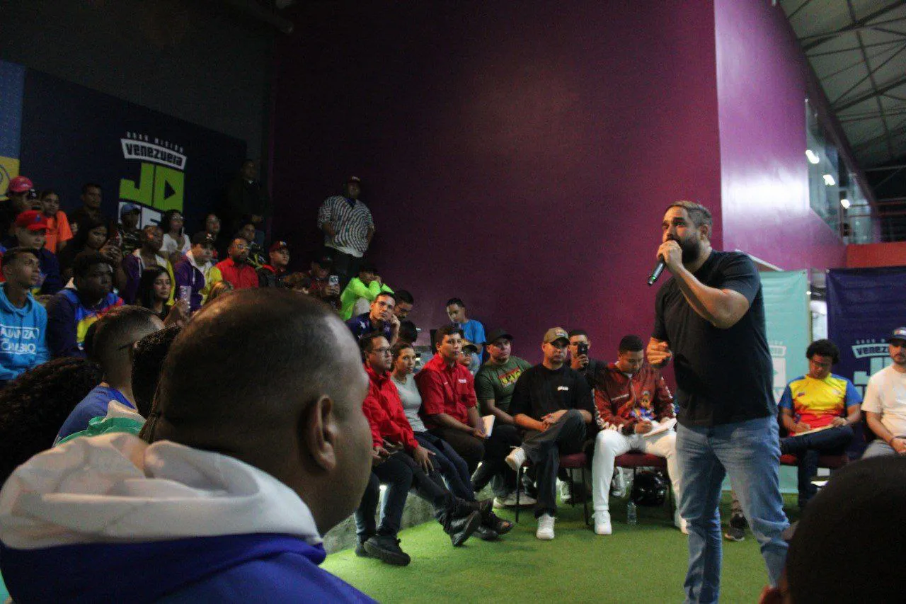 Candidatos del chavismos realan encuentro con la juventud del GPP en Caracas.