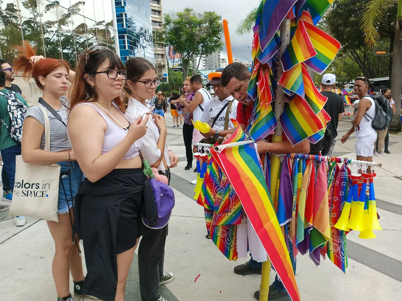 Marcha del Orgullo LGBTIQ 2023, desborda las calles de Caracas, Foto José Mireles Alcalá - ElMartilloVen.