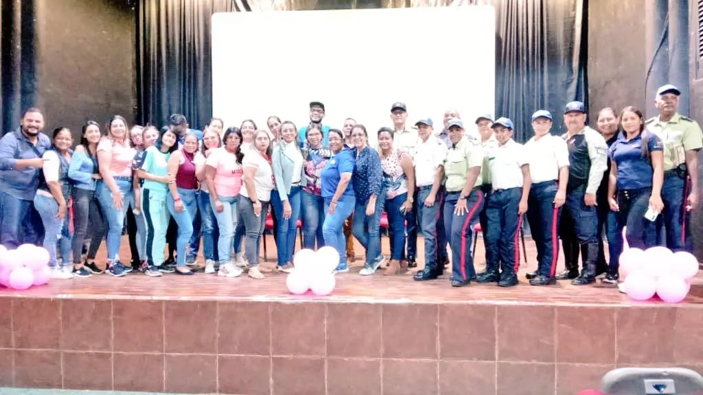  inician actividades de prevención del cáncer de mama en Paz Castillo .