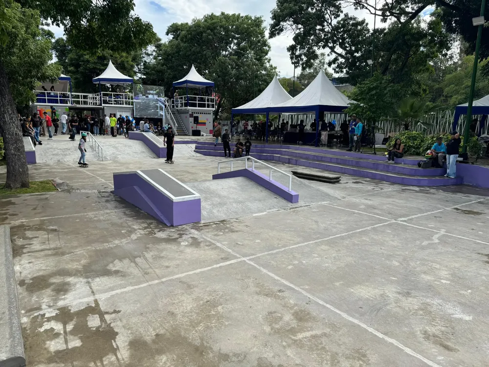 Corporación Juntos Todo Es Posible entrego rehabilitado el skate park en Los Símbolos