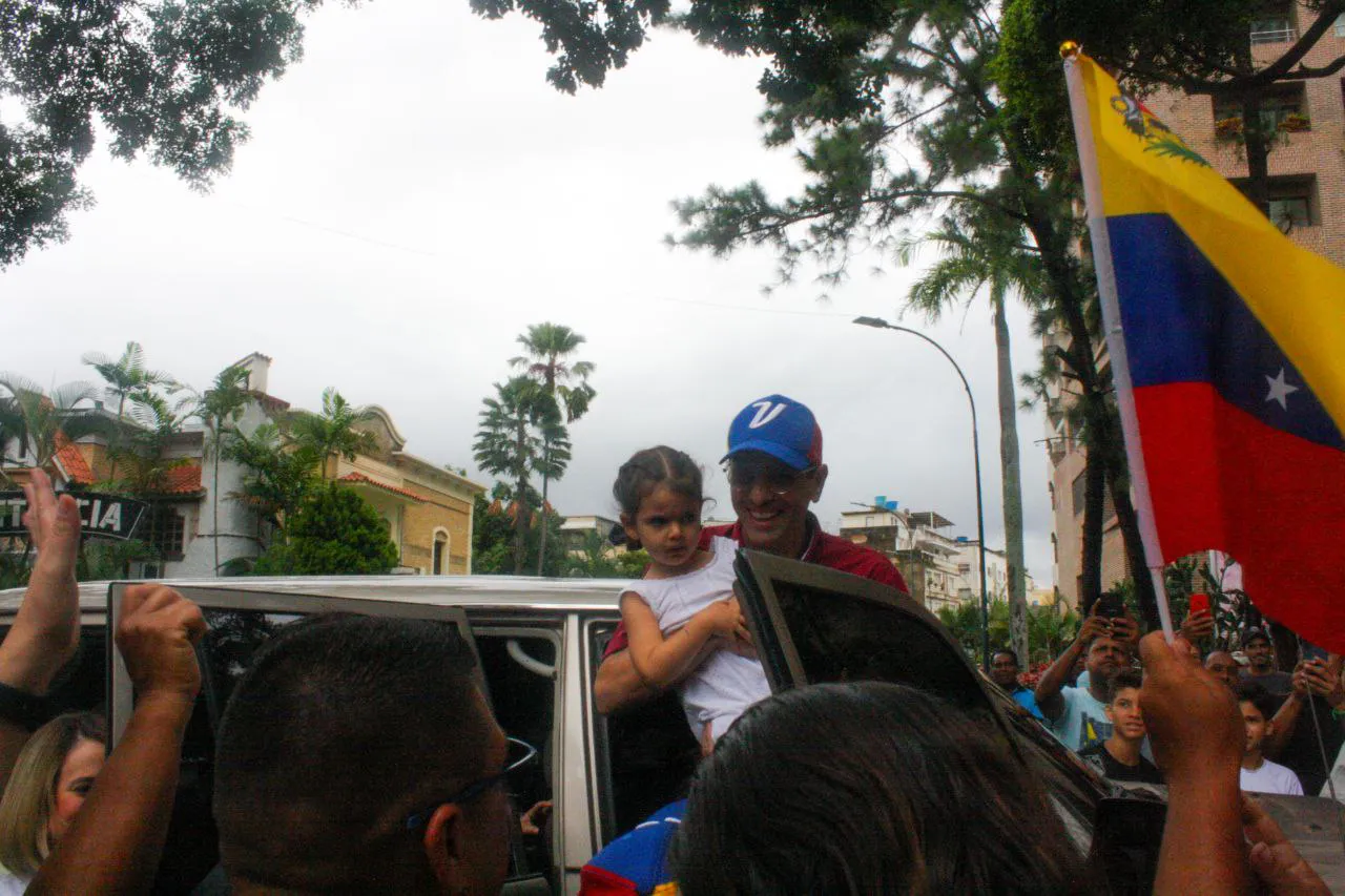 Henrique Capriles se inscribe en las elecciones primarias opositoras