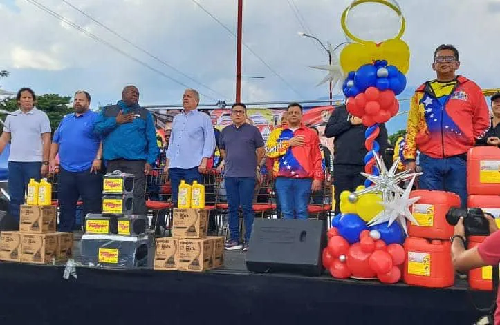 Transportistas de Guatire y Guarenas recibieron créditos e insumos