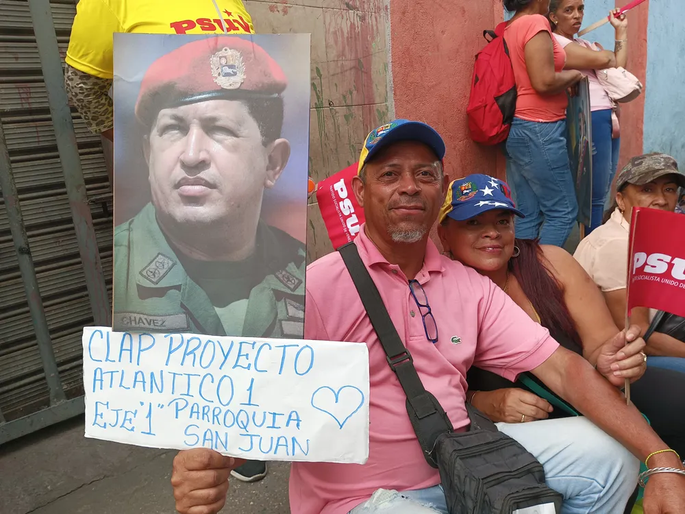 Militantes del PSUV marchan en la parroquia San Juan.