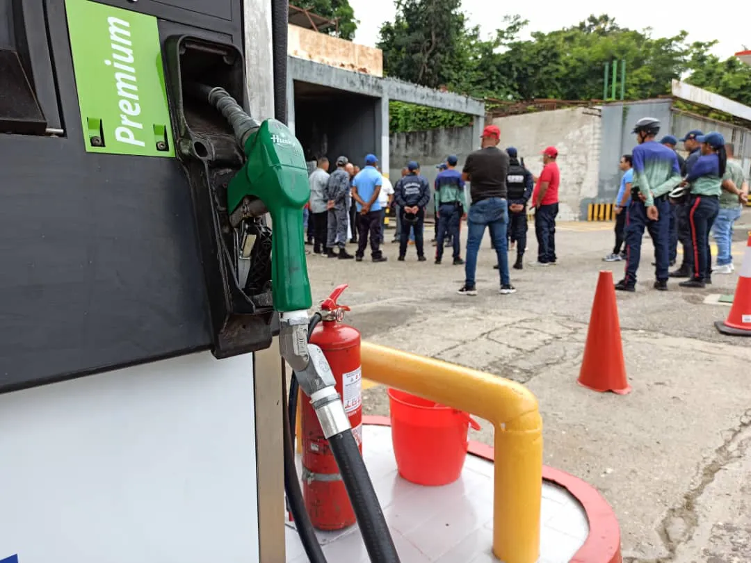 Estación de Servicios Santa Lucía inicia sus labores.