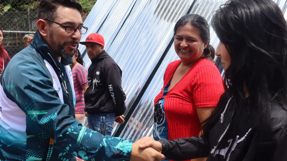 Más familias del municipio Guaicaipuro se benefician con el Plan Techo