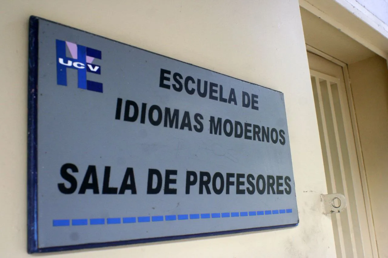 Sala de profesores en la escuela de Idiomas UCV.