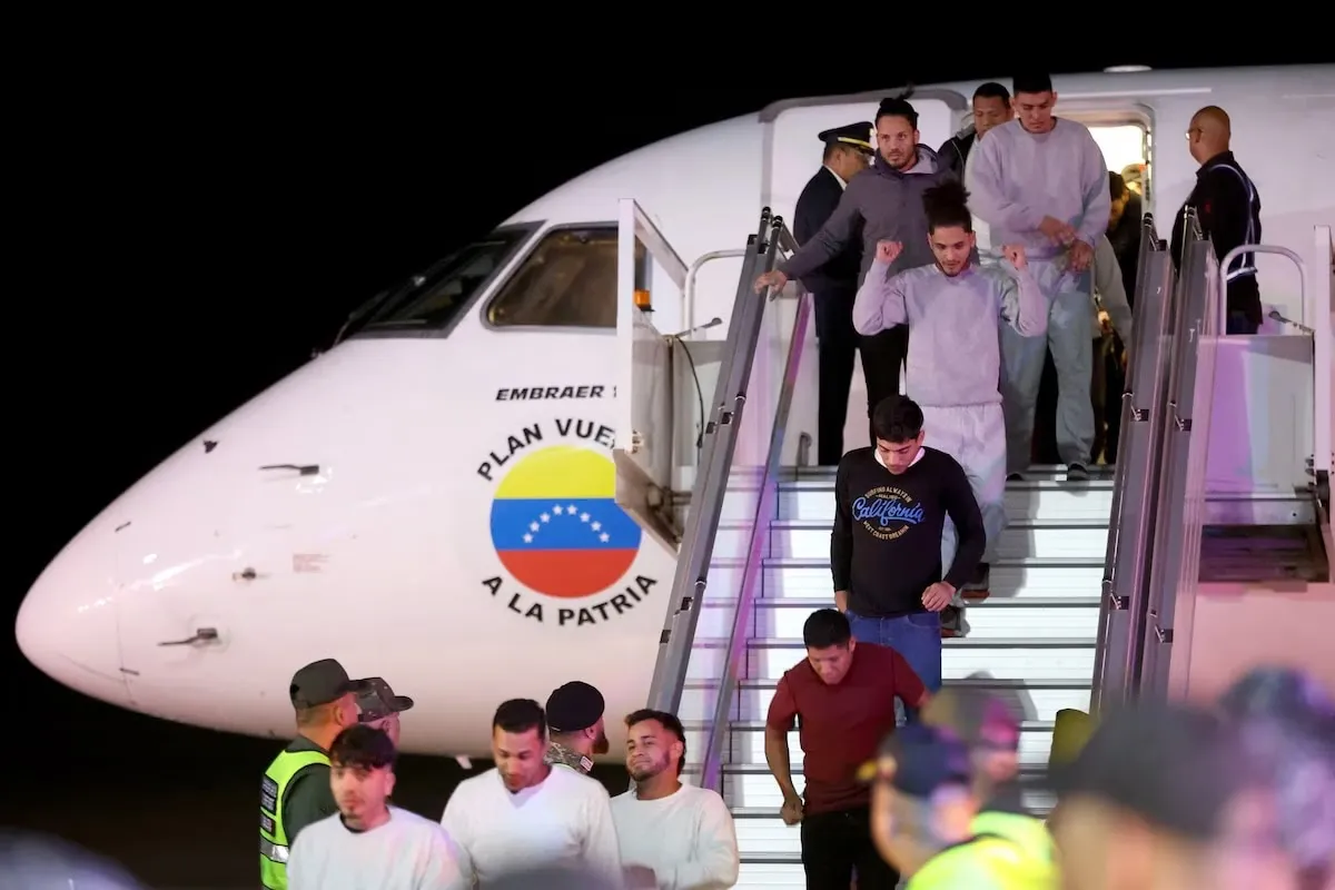 Migrantes venezolanos llegan al Aeropuerto de Maiquetía desde Estados Unidos.