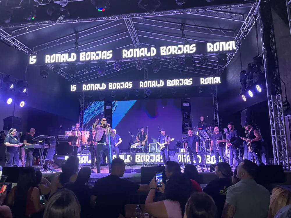 Ronald Borjas y Aldo Music Latino enamoraron a Maracay en Navidad