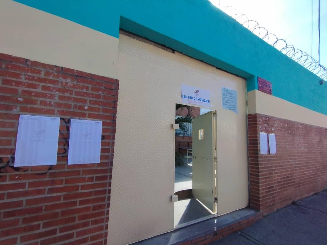 Centro de votación en Los Rosales, Caracas