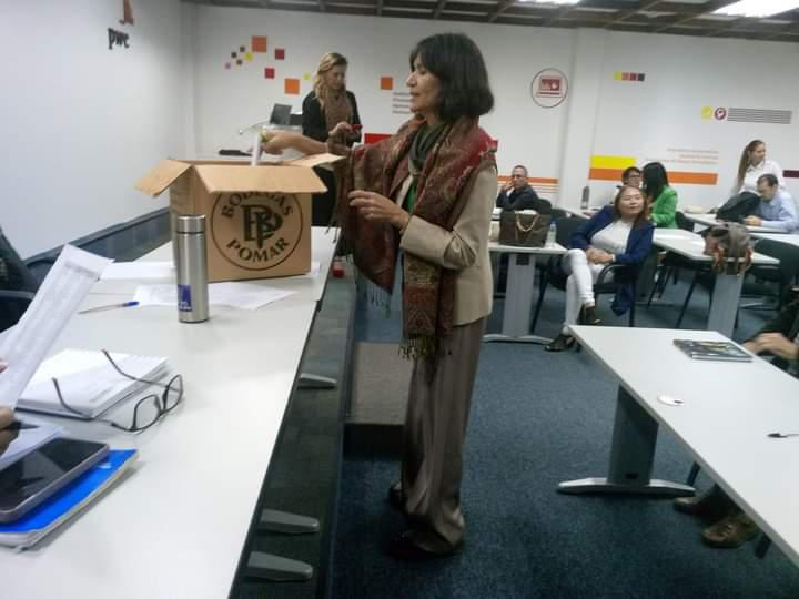 Acusan a periodista Myriam Wendehake por comportamiento antiético