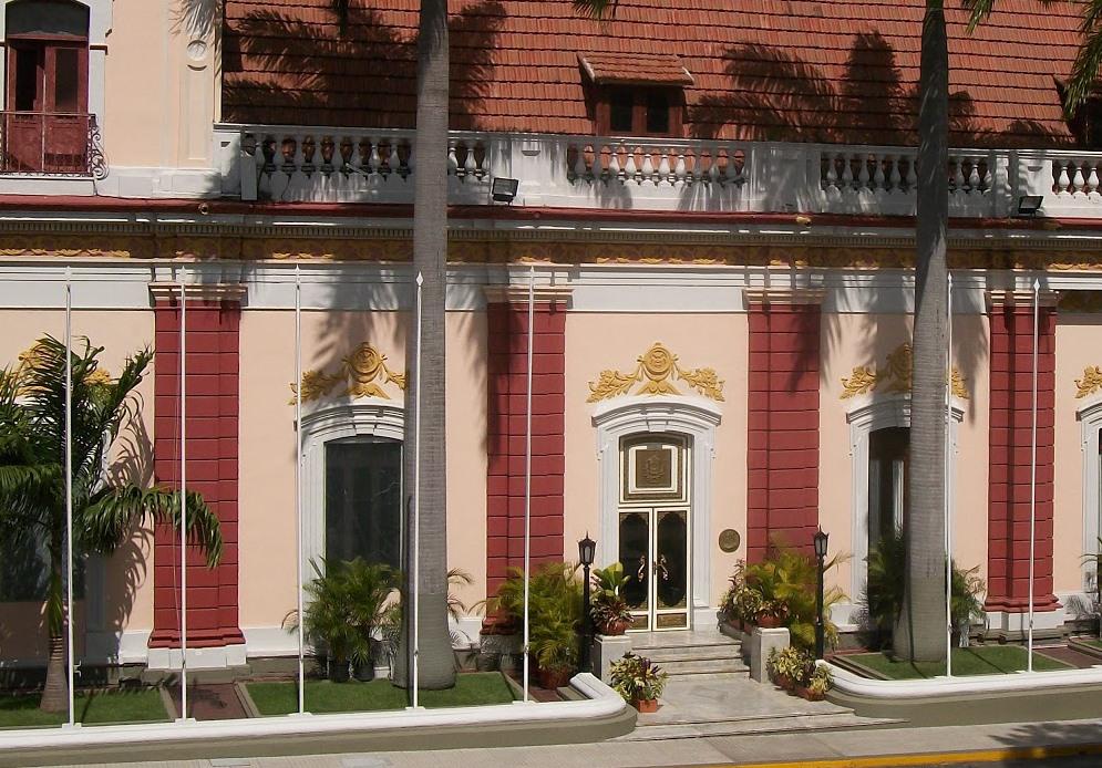 Fachada lateral del Palacio Presidencial de Miraflores, en la ciudad de Caracas.