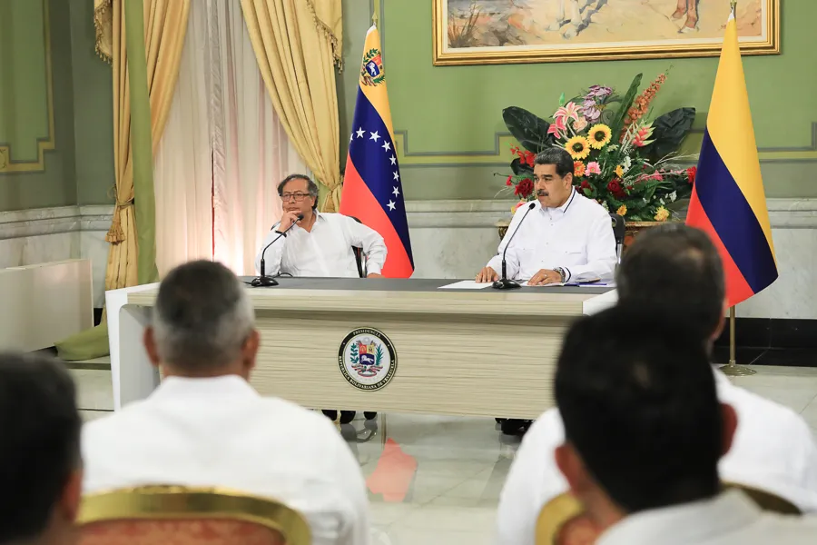 Gustavo Petro y Nicolás Maduro. 