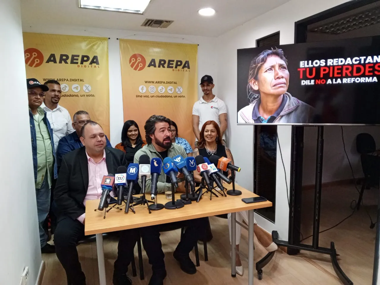 Daniel Ceballos, líder del partido Arepa Digital.