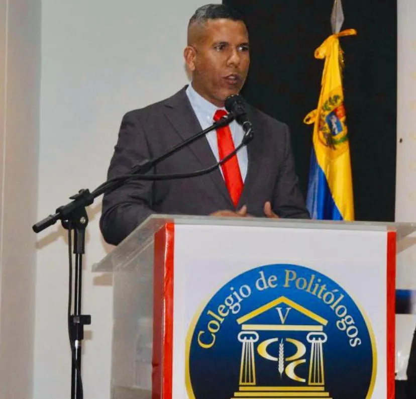Presidente del Colegio de Politólogos 